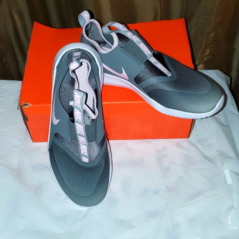 NEW NEVER WORN Nike Flex Runner Sz 7y/Big Kids